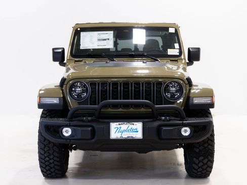 New 2026 Jeep Gladiator Sport image 3