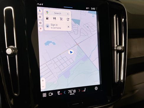 Used 2023 Volvo XC40 B4 Plus w/ Driver Assist Package image 13