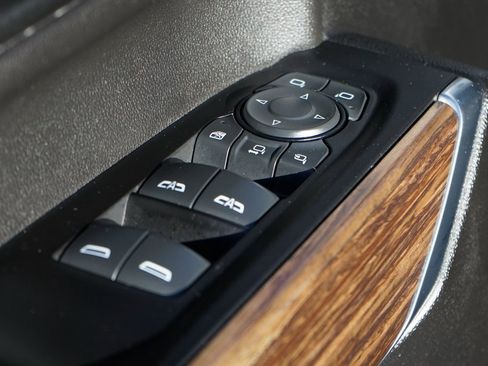 Used 2022 Chevrolet Silverado 2500 High Country w/ Z71 Off-Road Package image 17