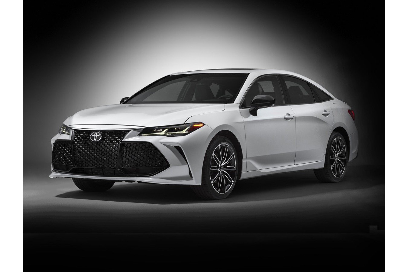 Certified 2022 Toyota Avalon Limited w/ Advanced Safety Package FWD image 2
