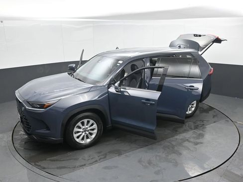 Used 2024 Toyota Grand Highlander XLE image 55