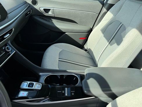 Used 2021 Hyundai Sonata SE w/ Cargo Package image 13