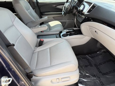 Used 2017 Honda Pilot Touring image 22
