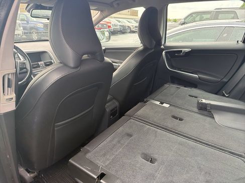 Used 2016 Volvo XC60 T5 w/ Proximity Package FWD image 10