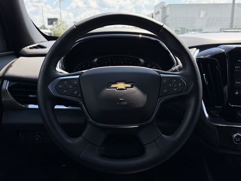 Used 2023 Chevrolet Traverse LT AWD/4WD image 17