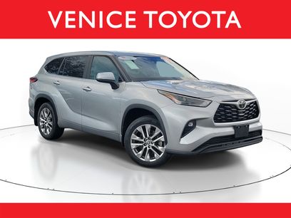 Used 2023 Toyota Highlander LE