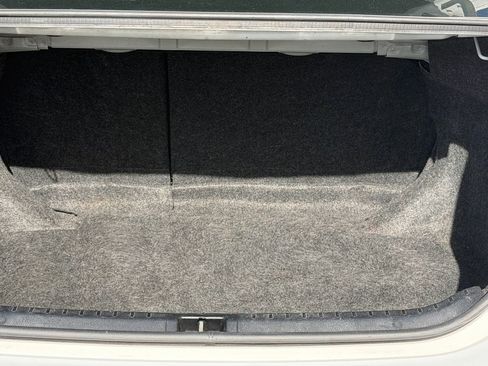 Used 2015 Toyota Corolla L image 30