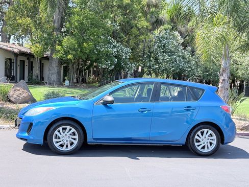 Used 2012 MAZDA MAZDA3 i Touring FWD image 2