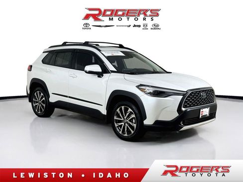 Certified 2022 Toyota Corolla Cross XLE w/ Convenience Package AWD/4WD image 1