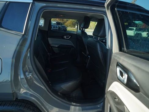 Used 2022 Jeep Compass Limited image 23