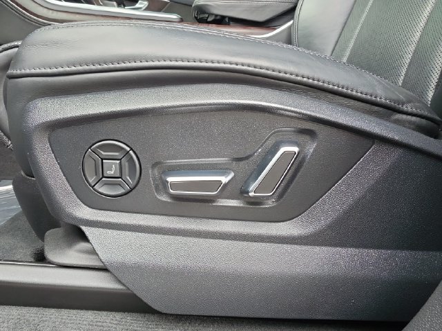 Used 2020 Audi Q8 Prestige AWD/4WD image 18