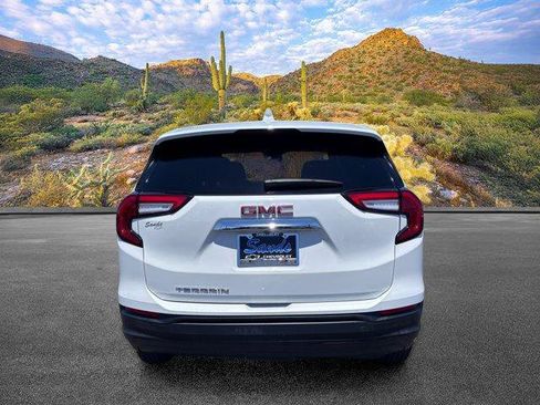 Used 2024 GMC Terrain SLE FWD image 6
