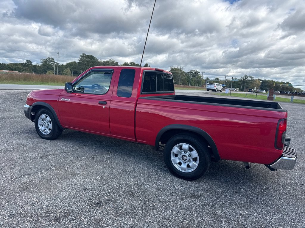 Used 2000 Nissan Frontier XE RWD image 4