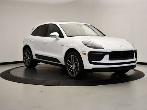 Certified 2026 Porsche Macan Turbo AWD/4WD image 9