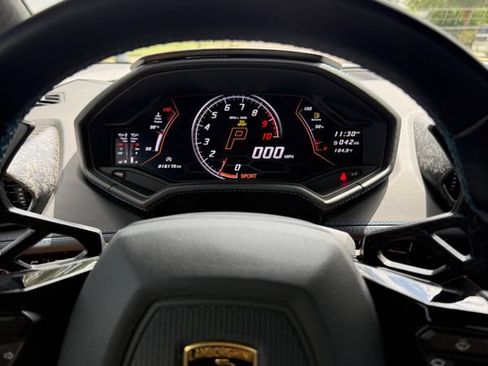 Used 2021 Lamborghini Huracan EVO RWD image 26