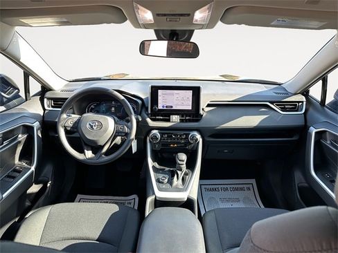 Used 2024 Toyota RAV4 LE image 10