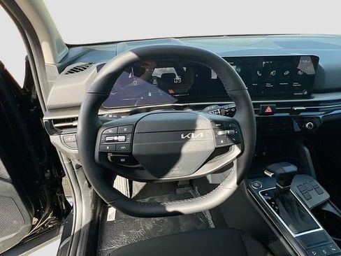 New 2026 Kia Sportage LX FWD image 11
