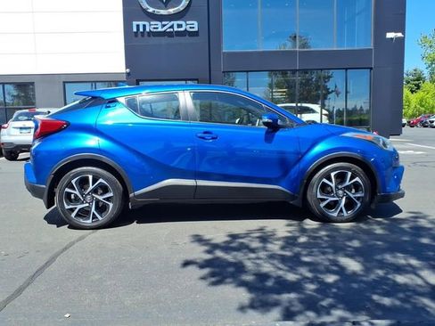Used 2018 Toyota C-HR XLE FWD image 9