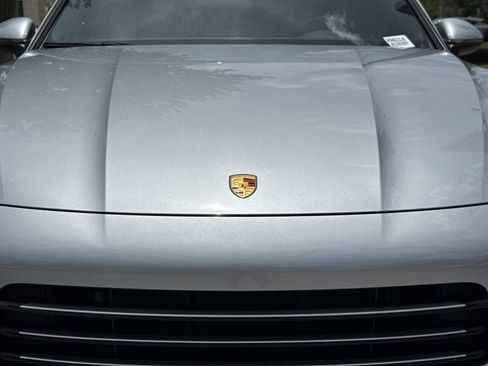 Used 2023 Porsche Cayenne AWD/4WD image 8