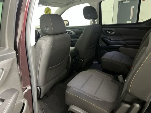 Used 2020 Chevrolet Traverse LT image 25