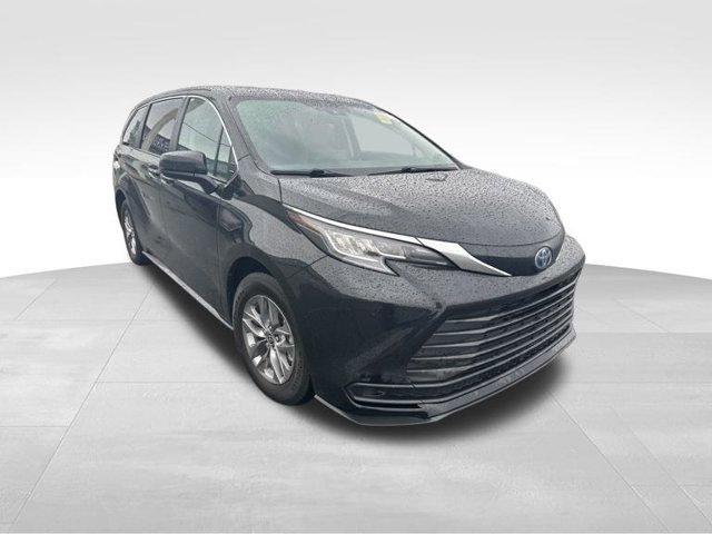 Used 2023 Toyota Sienna LE FWD image 5