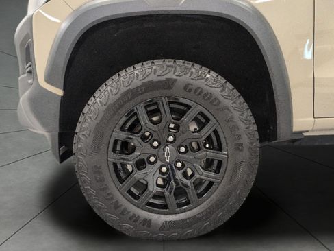 Used 2023 Chevrolet Colorado Trail Boss w/ Technology Package AWD/4WD image 3