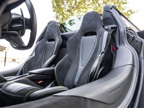 Used 2021 McLaren 720S Performance RWD image 35