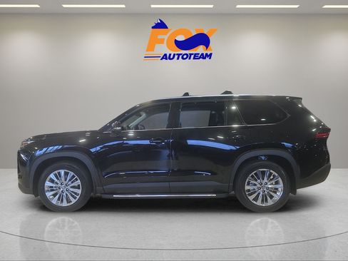 Used 2026 Toyota Grand Highlander AWD image 2