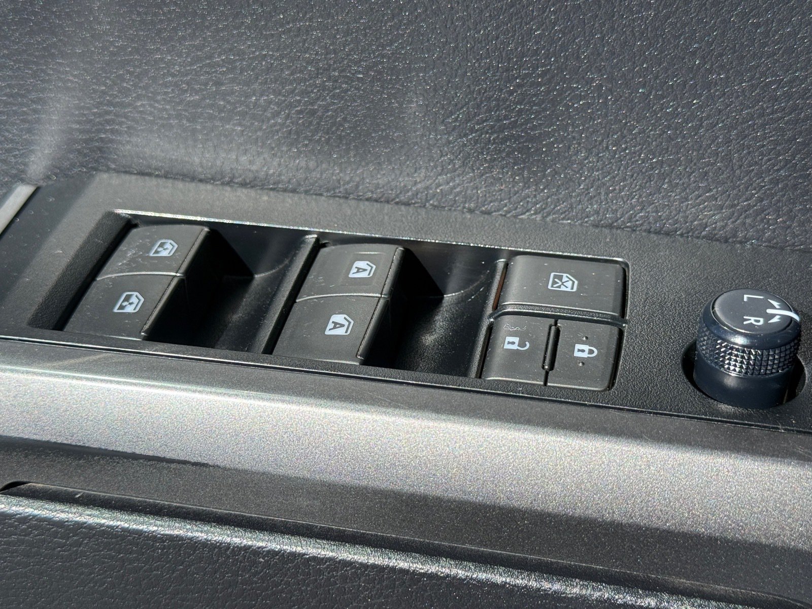 Used 2021 Toyota Tacoma TRD Off-Road w/ Technology Package AWD/4WD image 39
