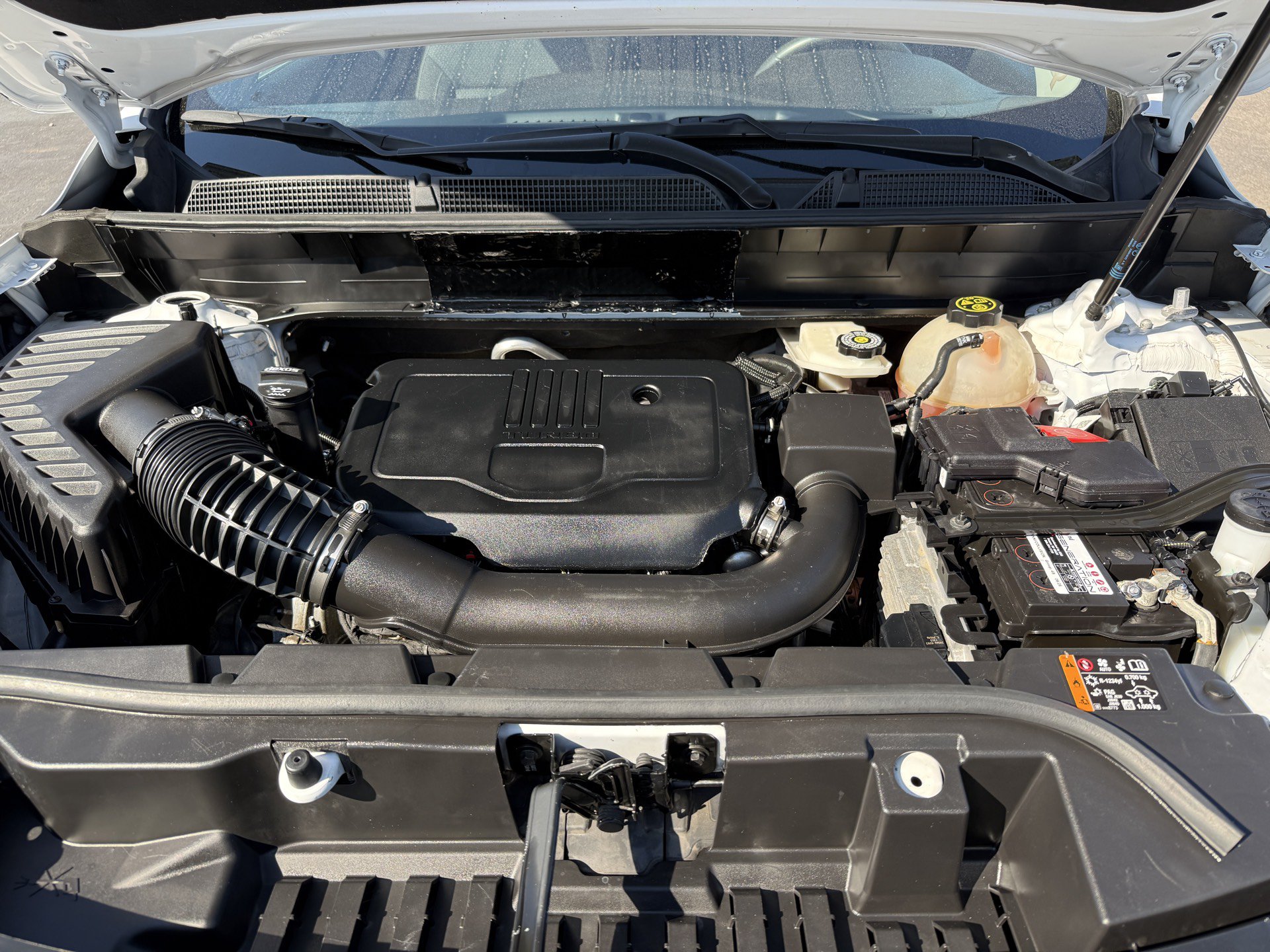 Used 2023 GMC Acadia SLE w/ Driver Convenience Package FWD image 41
