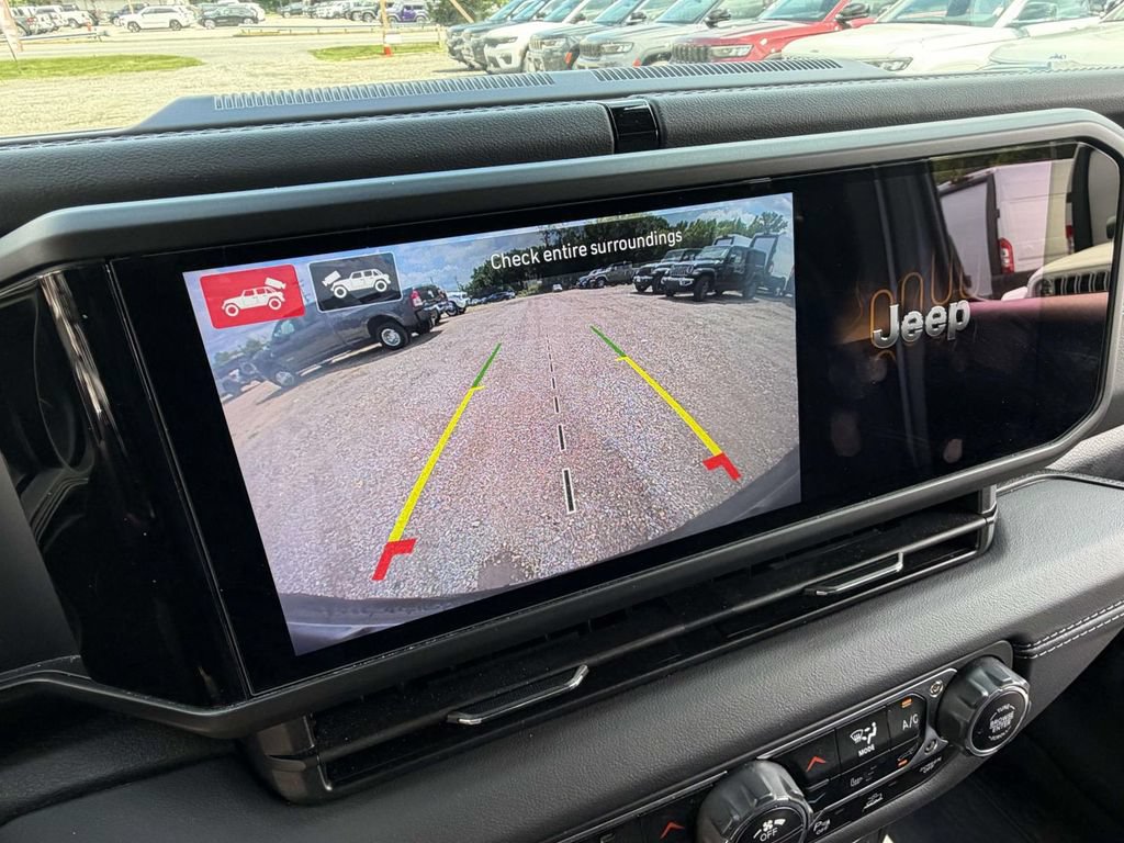 Used 2024 Jeep Wrangler High Altitude AWD/4WD image 18