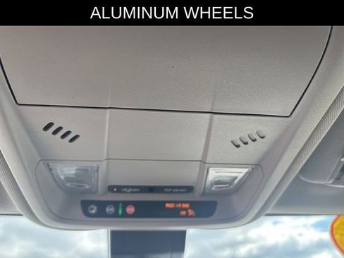 Used 2022 Chevrolet Equinox LT w/ Driver Convenience Package image 25