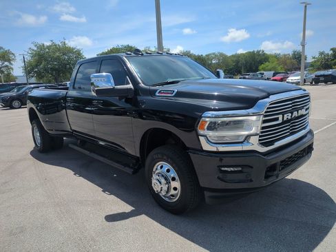 Used 2024 RAM 3500 Laramie w/ Towing Technology Group AWD/4WD image 2