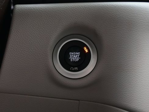 Used 2018 Chrysler Pacifica Touring-L Plus w/ Advanced Safetytec Group FWD image 24