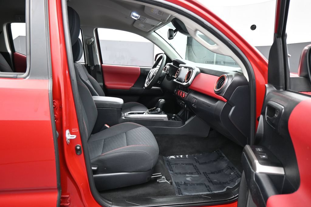 Used 2023 Toyota Tacoma SR5 w/ Technology Package RWD image 38