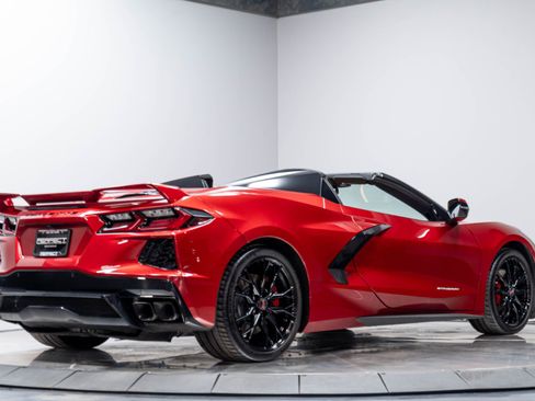 Used 2023 Chevrolet Corvette Stingray Preferred Conv w/ Z51 Performance Package RWD image 17
