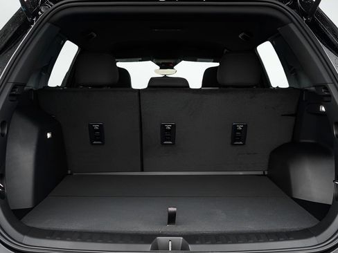 New 2026 Chevrolet Equinox LT w/ Safety and Technology Package AWD/4WD image 8