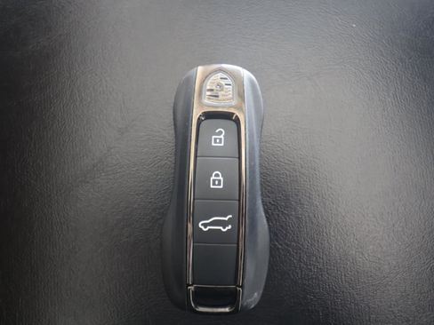 New 2025 Porsche Cayenne Turbo AWD/4WD image 25