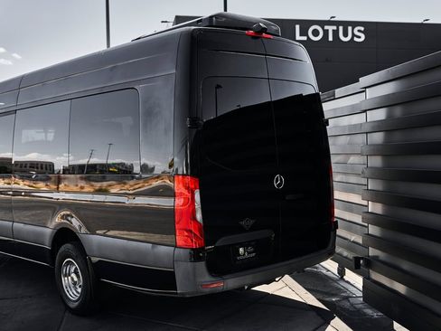 Used 2019 Mercedes-Benz Sprinter 3500 image 8