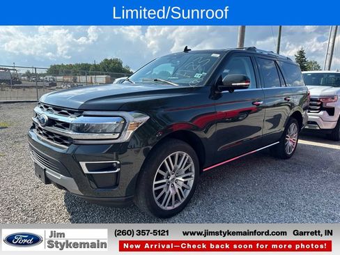 Used 2023 Ford Expedition Limited AWD/4WD image 3