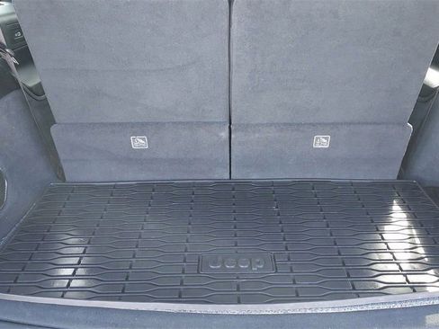 Used 2023 Jeep Grand Cherokee L Summit w/ High Altitude Package image 26