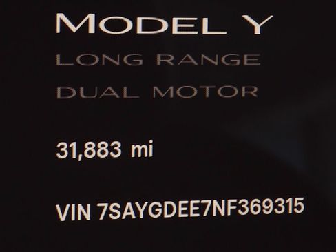 Used 2022 Tesla Model Y Long Range AWD/4WD image 31