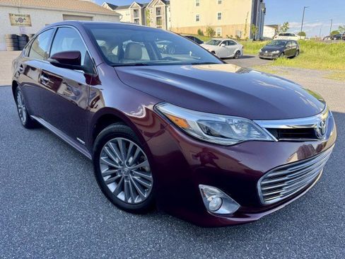 Used 2013 Toyota Avalon XLE Touring FWD image 2
