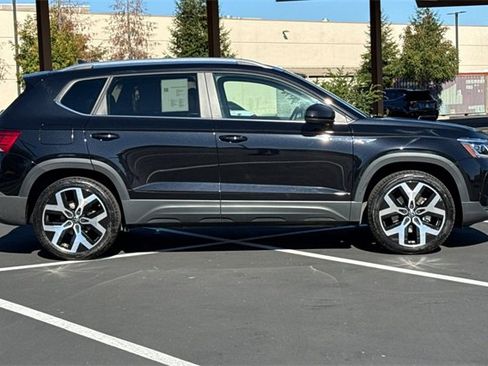 Used 2022 Volkswagen Taos SEL image 3