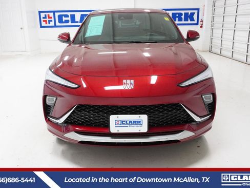 Used 2024 Buick Envista Avenir image 2