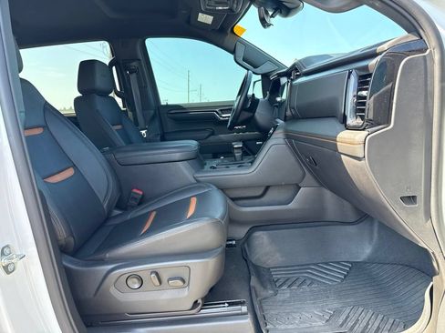 Used 2024 GMC Sierra 1500 AT4 w/ Technology Package AWD/4WD image 10