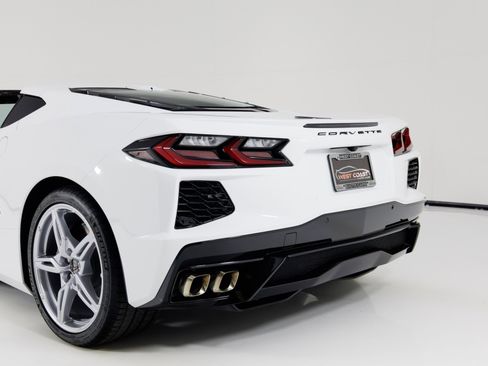 Used 2021 Chevrolet Corvette 2LT w/ Engine Appearance Package image 53