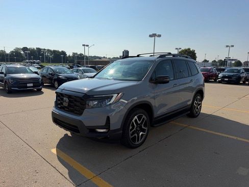 Used 2023 Honda Passport Elite image 7