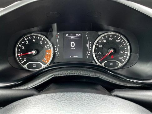 Used 2023 Jeep Renegade Latitude AWD/4WD image 14