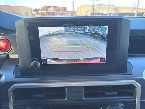 Used 2025 Toyota Tacoma TRD Off-Road image 14